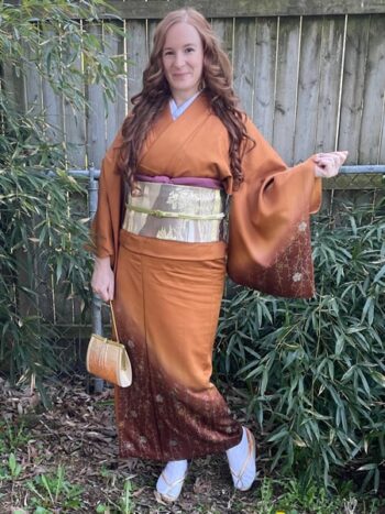 Style: Traditional: Kimono (semi-formal)
